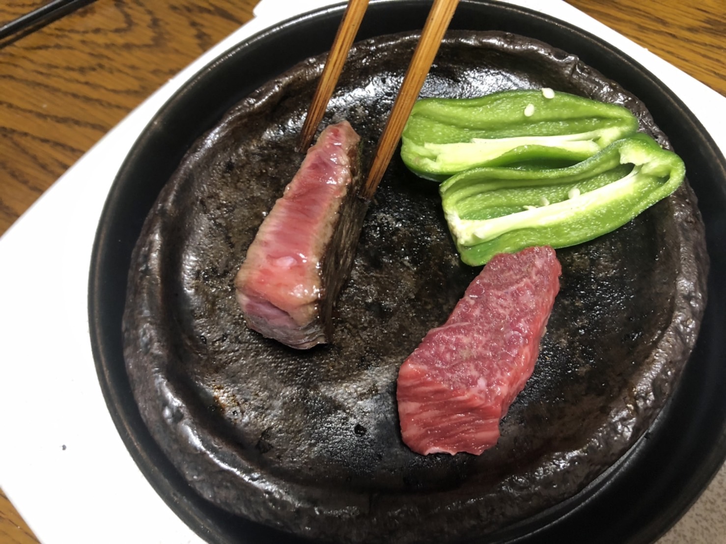 IH炭コンロで陶板焼肉